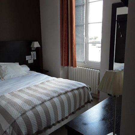 Hotel Le Relais Saint-Quentin-les-Anges Zewnętrze zdjęcie
