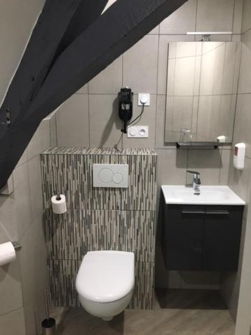Hotel Le Relais Saint-Quentin-les-Anges Zewnętrze zdjęcie